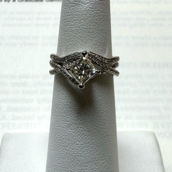18K White Gold Simon G Soldered .90ct Princess Diamond Wedding Set - Picture 3 of 11